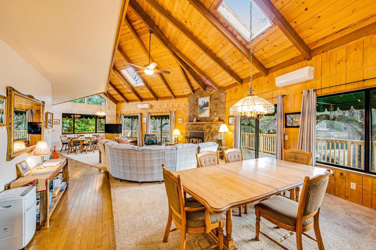 Luring Lakefront Landing Groveland Exterior photo